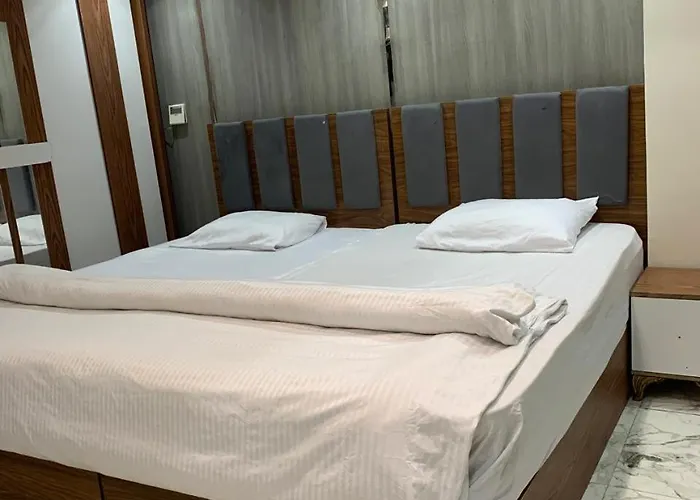18B Shehb Apartment Hotel